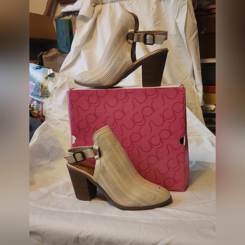 Women's Cream Heeled Sandal Shoes